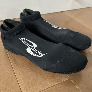 NWOT low cut Sand Socks size medium